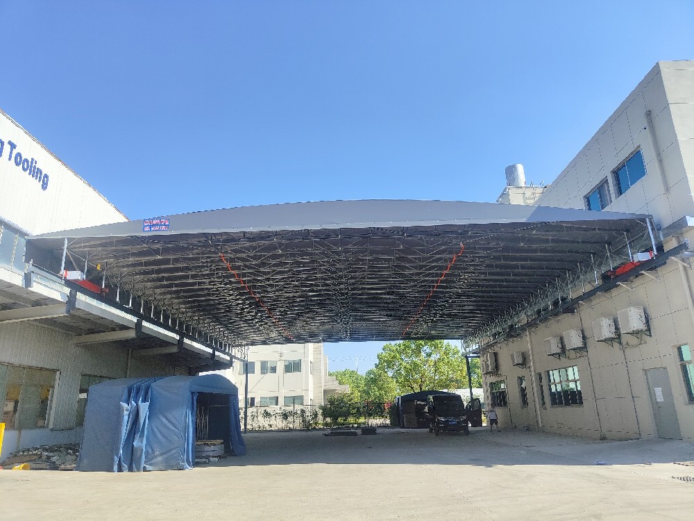 大型電動推拉（lā）棚工廠移動倉庫（kù）蓬（péng）廠房過道伸縮雨棚戶外籃（lán）球場遮陽篷