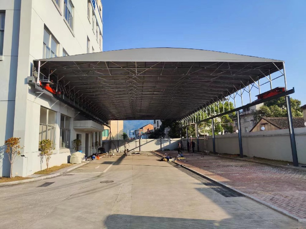 廠房大型電動推拉雨棚遮陽棚移動伸縮棚（péng）