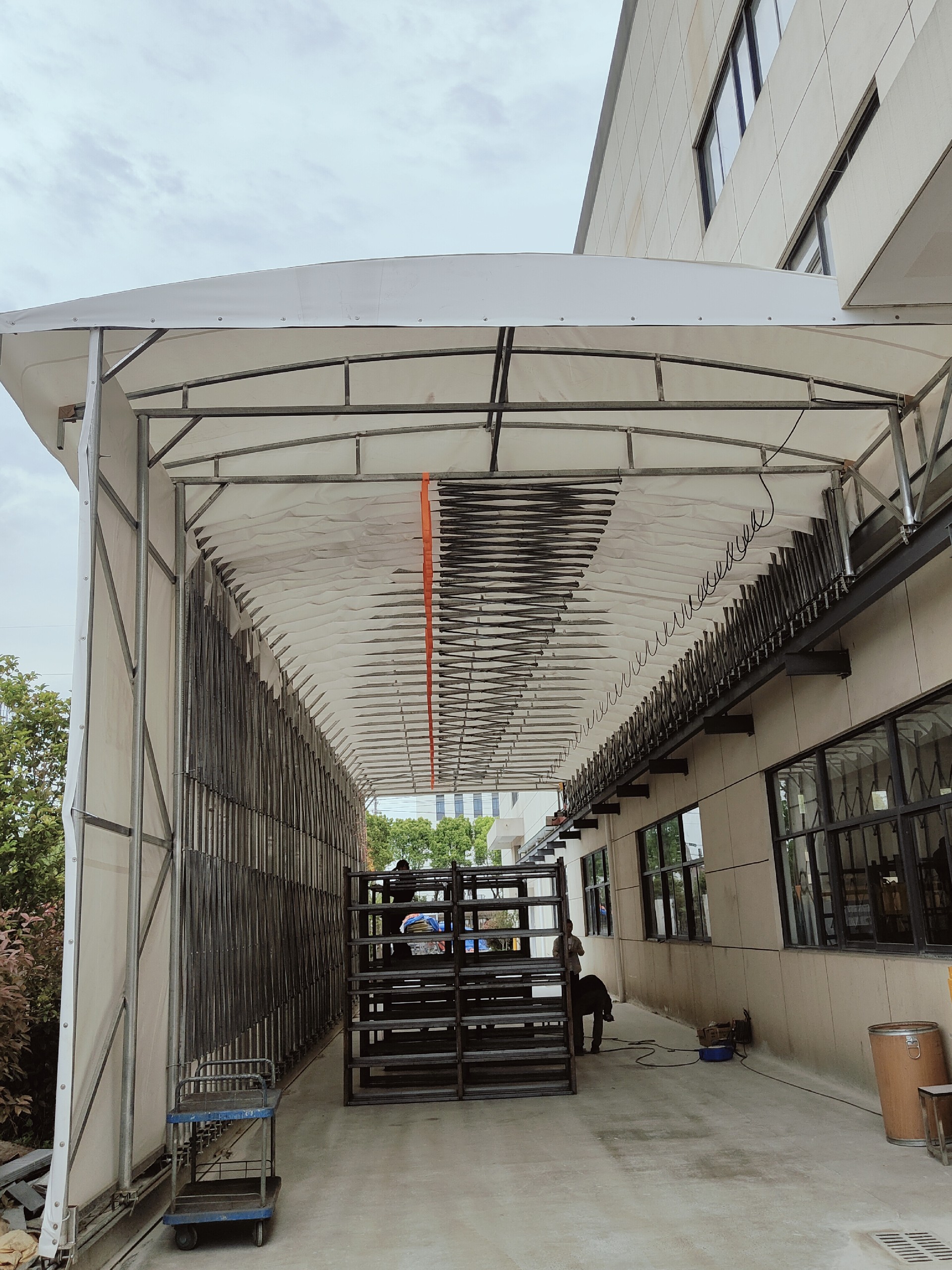 單邊立柱電動雨棚 (9).jpg