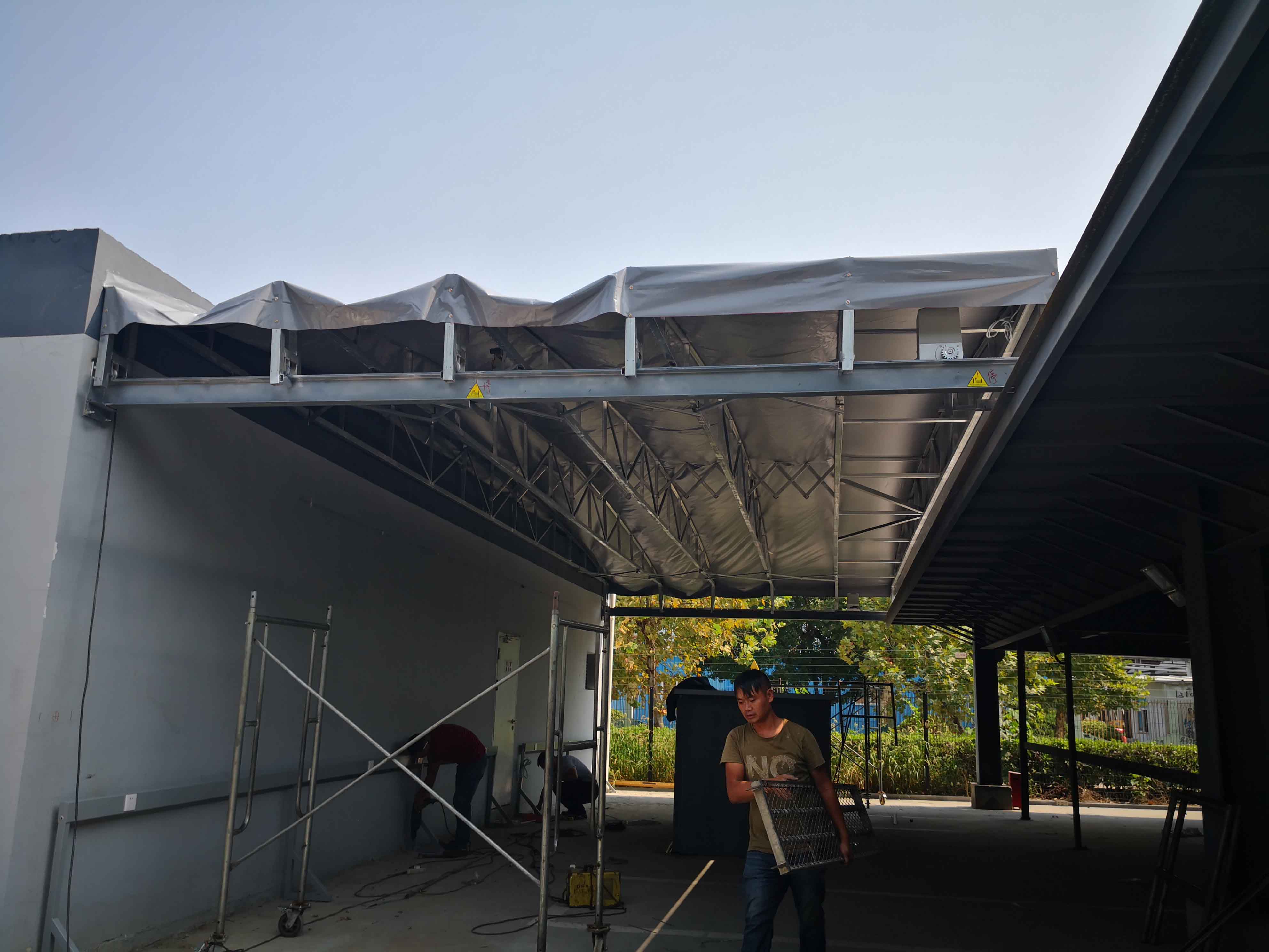 電動推拉（lā）雨篷