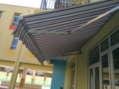 在（zài）安裝膜結構雨棚過程中出現的誤差有哪些